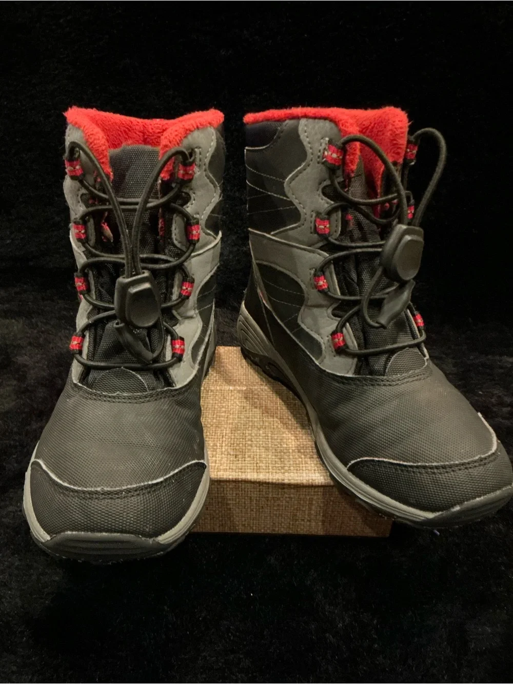 Merrell Outback Kids Black and Gray Snow Boots with Red Lining Size 13